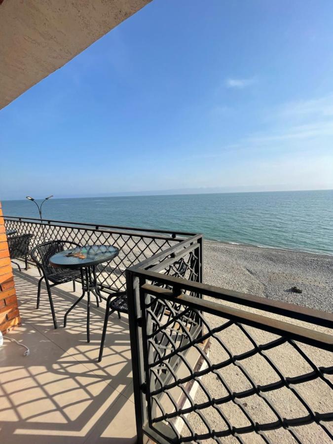 Leon Beach Hotel New Athos Экстерьер фото